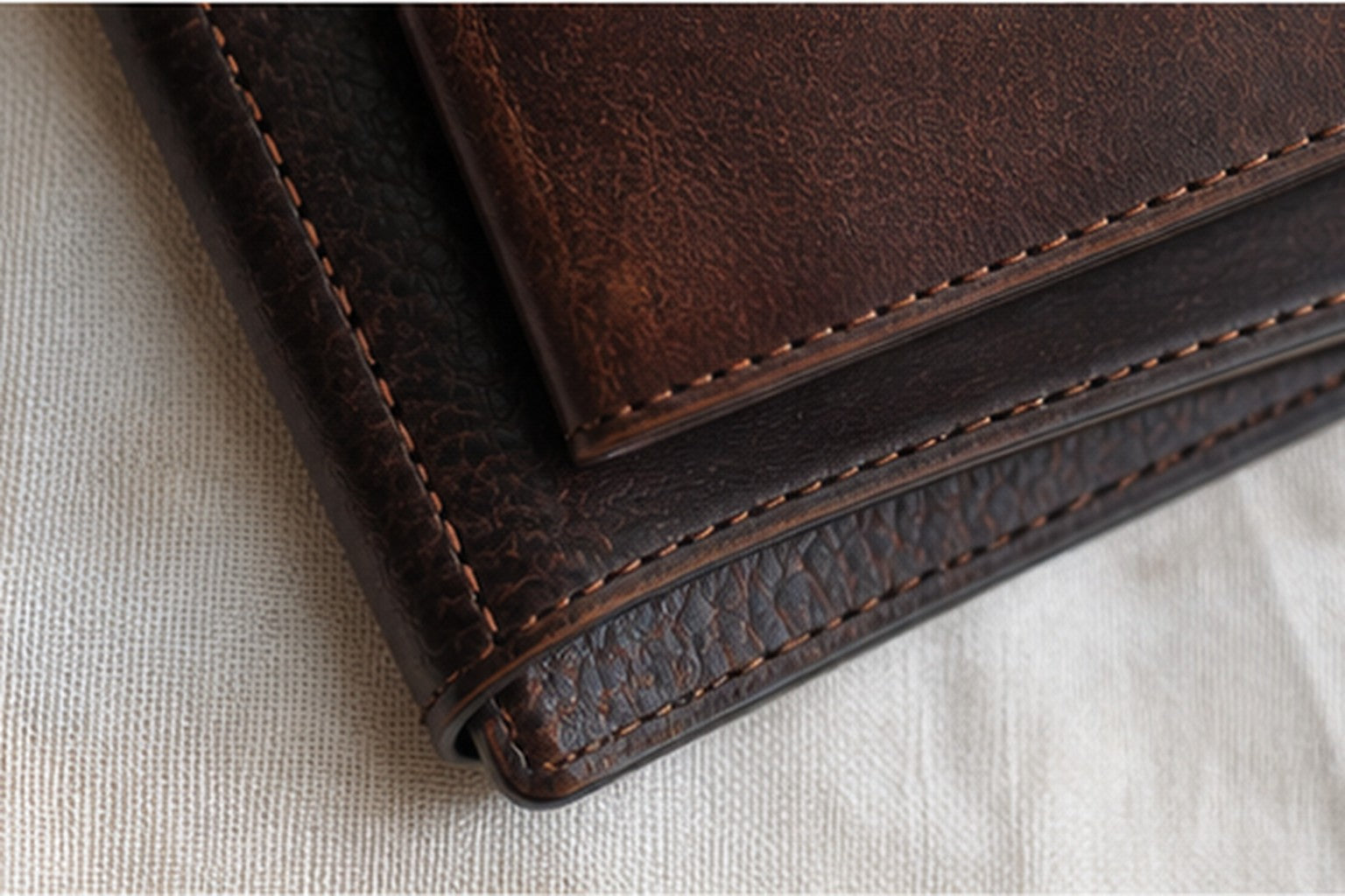 Annapurna Slim Tall Wallet lifestyle image